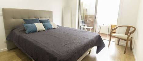 3 dormitorios, tabla de planchar con plancha, cuna de viaje y wifi