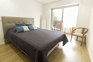 3 bedrooms, iron/ironing board, travel crib, WiFi