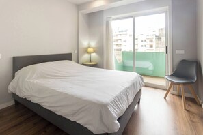 3 bedrooms, iron/ironing board, free WiFi