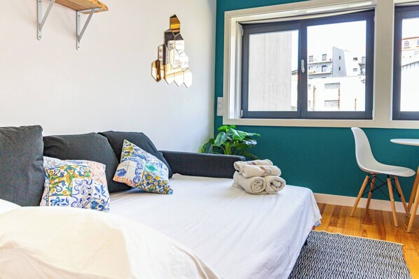 Iron/ironing board, free WiFi