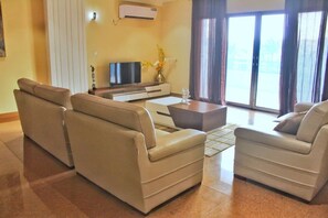 Flat-screen TV - RESIDENCE ABBAS (Yaoundé)