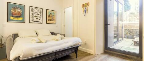 1 bedroom, iron/ironing board, free WiFi