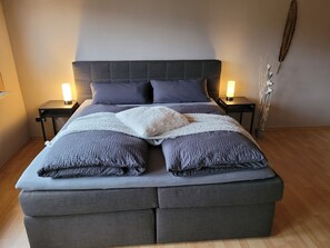 2 soveværelser, skrivebord, gratis Wi-Fi, sengetøj