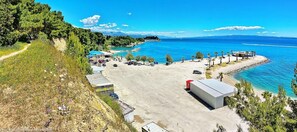 Apartment | Beach - Beachfront Apartment Drazen, With Patio & Parking (Split)