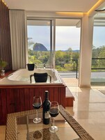 Bañera de hidromasaje privada