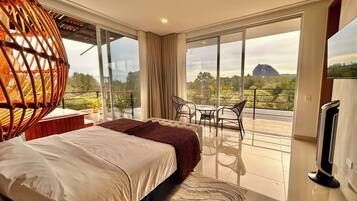 Junior Suite With Jacuzzi | Egyptian cotton sheets, premium bedding, down comforters, pillowtop beds