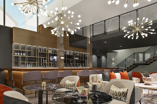 3 restaurants, serveren ontbijt, lunch, diner, internationale gerechten