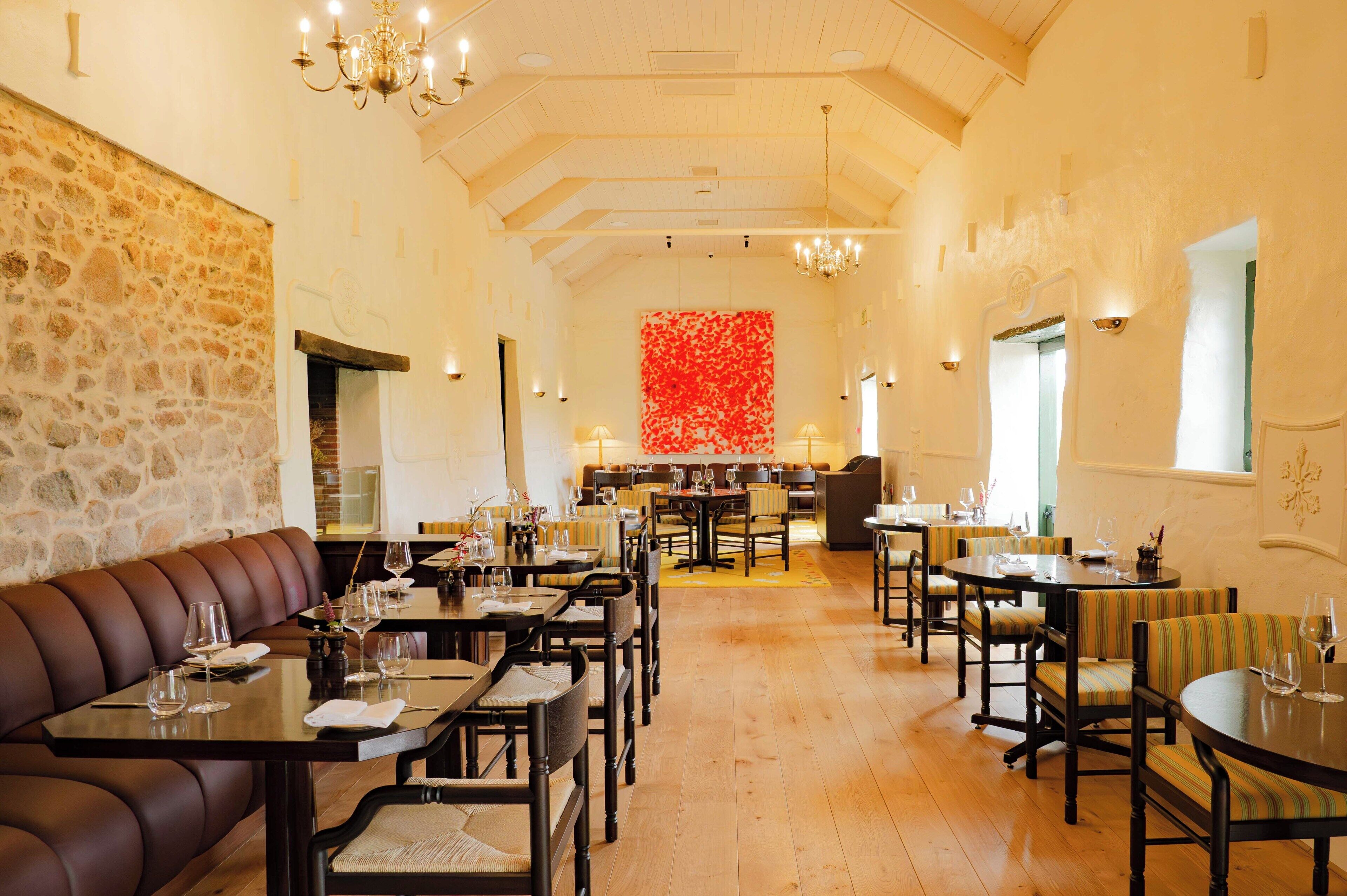 3 restaurantes; se sirve desayuno, almuerzo, cena y brunch