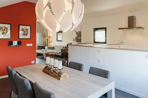 Dining - Luxurious Holiday Home With Rural Character (Ruinerwold)