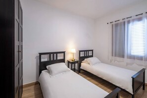 3 camere, ferro/asse da stiro, Wi-Fi gratuito, lenzuola