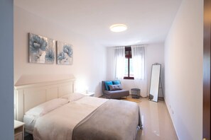 3 chambres, fer et planche Ă repasser, Wi-Fi gratuit, draps fournis