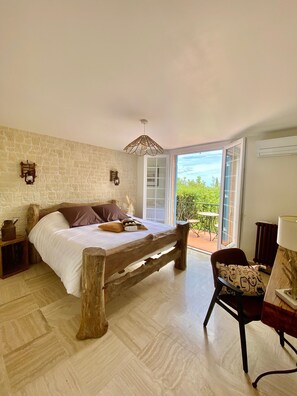 Superior Suite, Private Bathroom, Garden View - Mas Del Flor (Villelongue-dels-Monts)