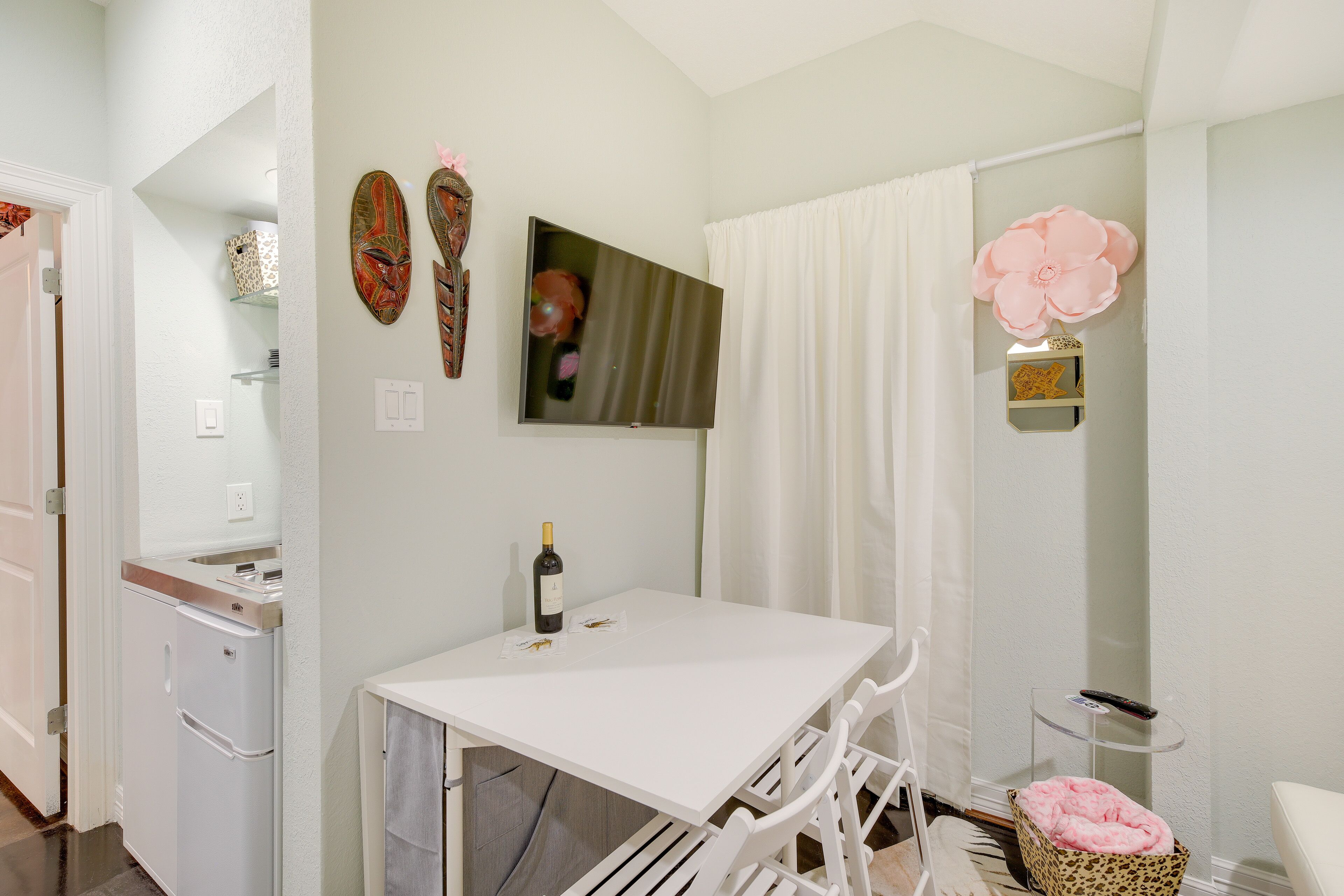 Houston Vacation Rental ~ 1 Mi to Downtown!