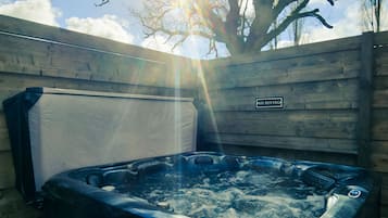 Family House, Accessible, Private Bathroom | Outdoor spa tub