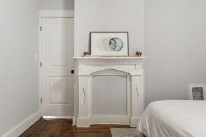 1 室のベッドルーム、アイロン / アイロン台、WiFi (無料)、ベッドシーツ