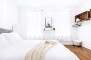1 habitación, escritorio, tabla de planchar con plancha y wifi gratis 