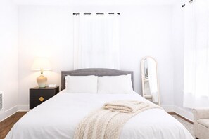 1 habitación, escritorio, tabla de planchar con plancha y wifi gratis 