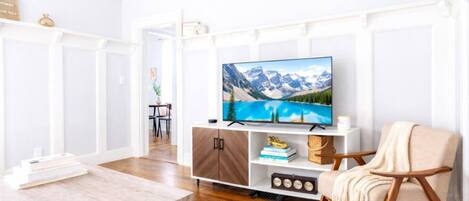 TV, Netflix, Hulu, streaming services