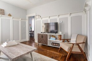 Televisión, Netflix, Hulu y libros 