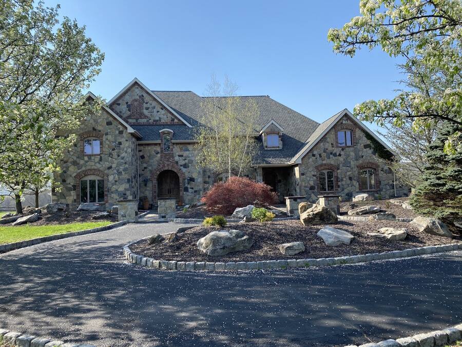 Fachada de la propiedad