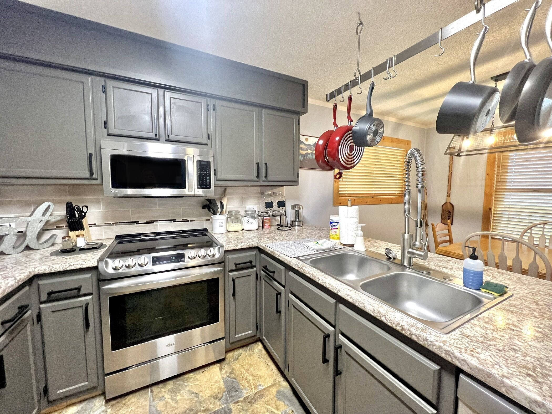 Gates Great Escape Resort Pool/HotTub/Hike/Bike/Easy 1st Floor Access!