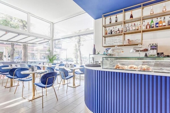 Bar (en la propiedad)