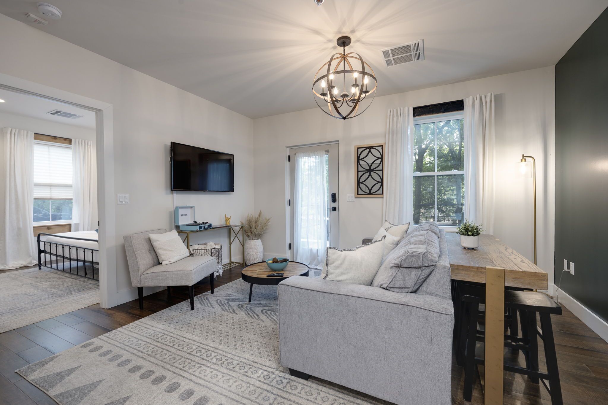 2 Miles to Broadway!