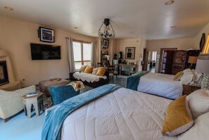 1 bedroom, iron/ironing board, free WiFi, bed sheets - North Sunflower Casita @ SantuaRio Grande - Cozy Casita+Fireplace+Private Patio (Los Ranchos de Albuquerque)