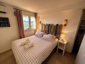 1 bedroom, iron/ironing board, travel cot, WiFi