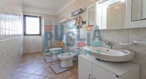 Bathroom - Villa Apollo in Torre Vado (Torre vado)