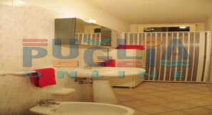 Bathroom - Liamandrea Torre Vado (torre vado)
