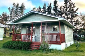 Exterior - Relax in 2Bedroom Cottage (Brackley Beach)
