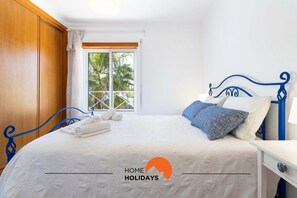 1 chambre, fer et planche à repasser, accès au Wi-Fi (inclus)