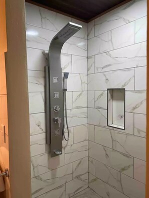 Shower, hair dryer, towels, soap - Loft & Jacuzzi Great View VG Poás (Poás)