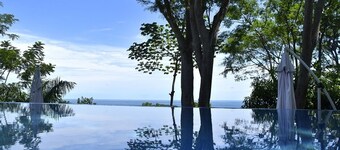 Newly Listed Villa with Breathtaking Pacific Coast Views & Spectacular Sunsets