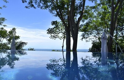 Newly Listed Villa with Breathtaking Pacific Coast Views & Spectacular Sunsets