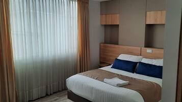 Standard Double Room | Desk, free WiFi, bed sheets
