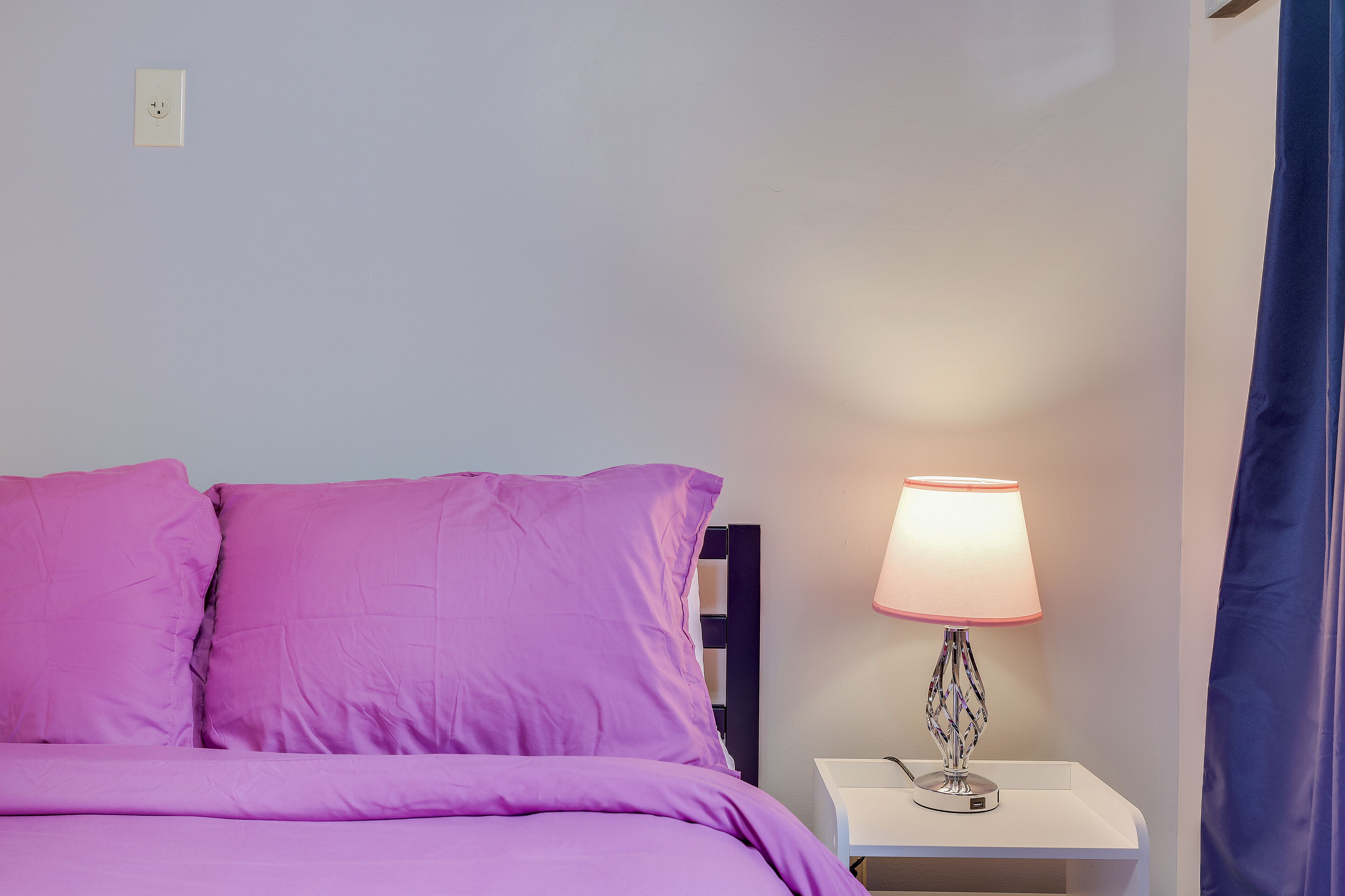 Tastefully Redone 5 Bedroom with Hot tub and Sauna