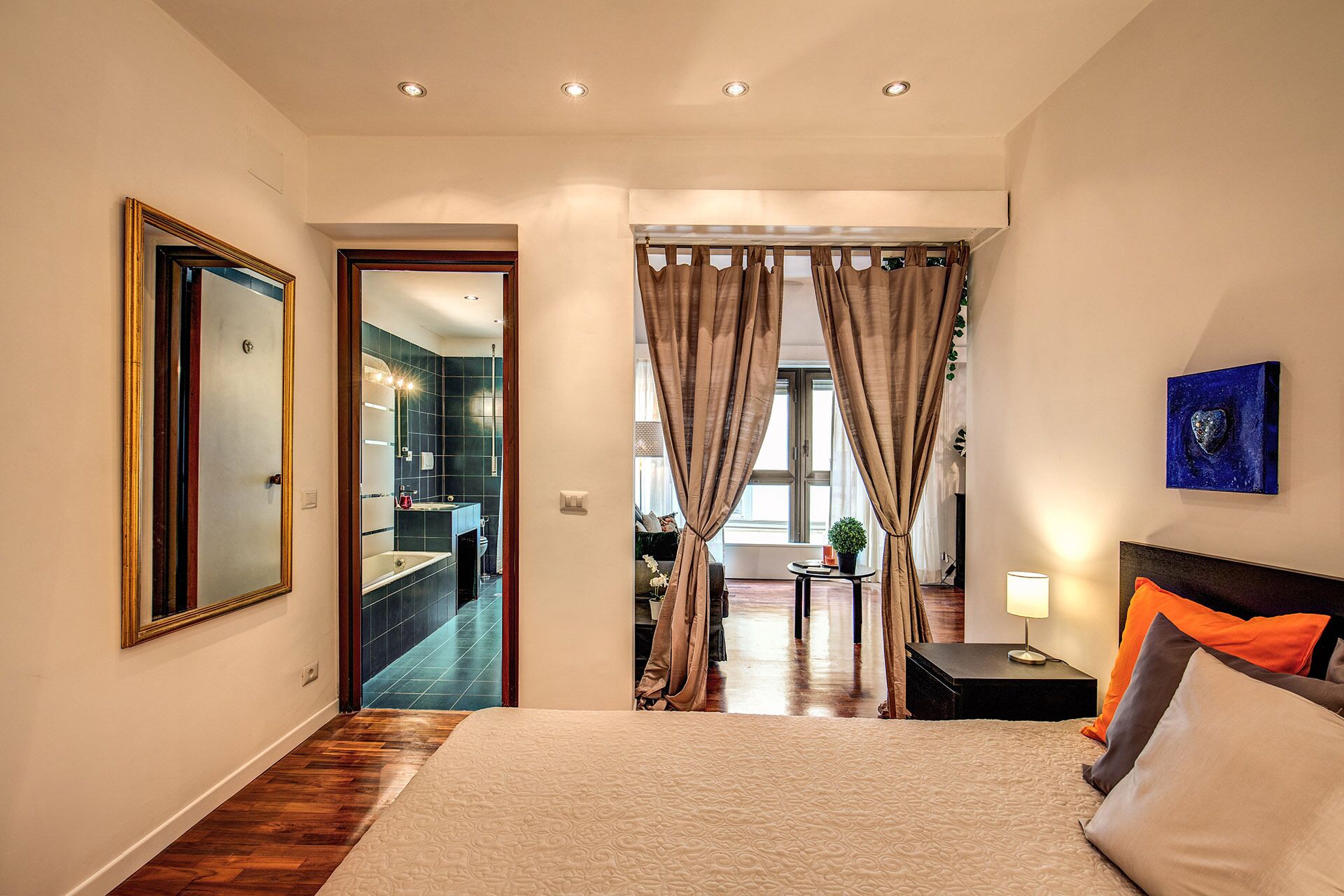 1 chambre, fer et planche à repasser, Wi-Fi gratuit, draps fournis