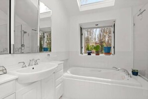 Hair dryer, towels, soap, toilet paper - Monthly Rental-4 Bedroom Colonial in Westport, CT (Westport)