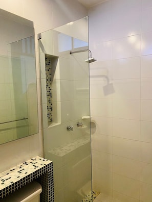 Chambre Quadruple | Salle de bain