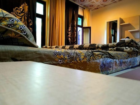 Deluxe Double Room | Iron/ironing board, free WiFi, bed sheets