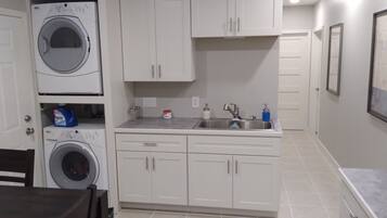 Réfrigérateur, micro-ondes