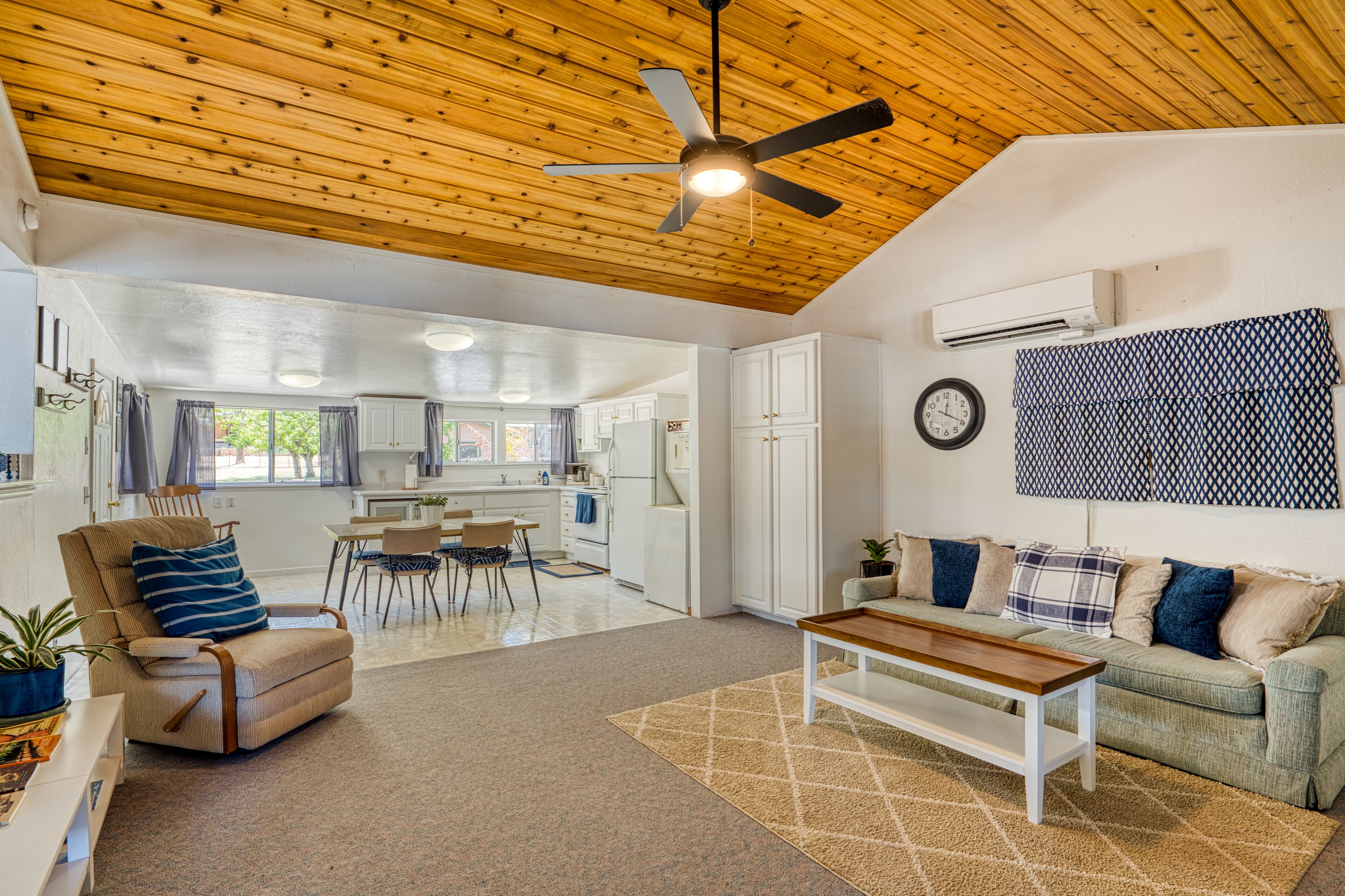 Lakefront Cabin on Silverado Beach