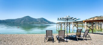 Lakefront Cabin on Silverado Beach
