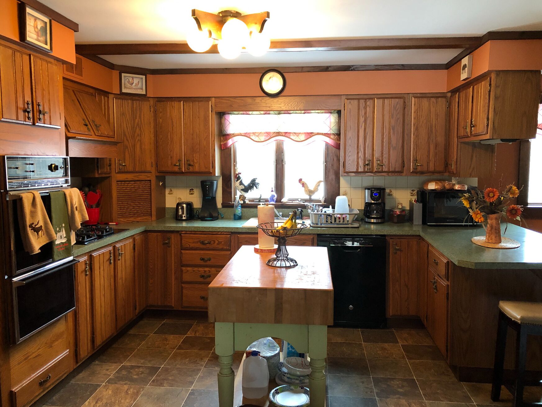 Adirondack 4 bedroom Spacious Cabin, beautiful stone fireplace
