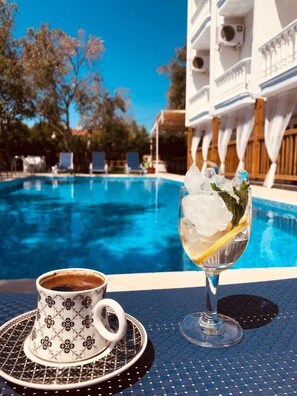 حمام سباحة