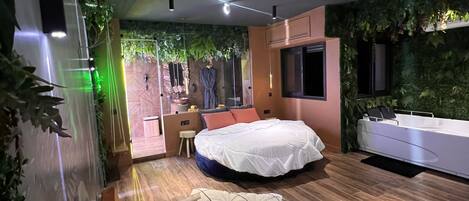 1 室のベッドルーム、セーフティボックス (室内)、インターネット、ベッドシーツ