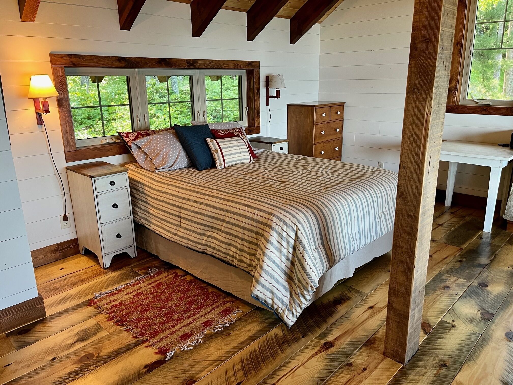 Lakeside Guesthouse with Screen Porch