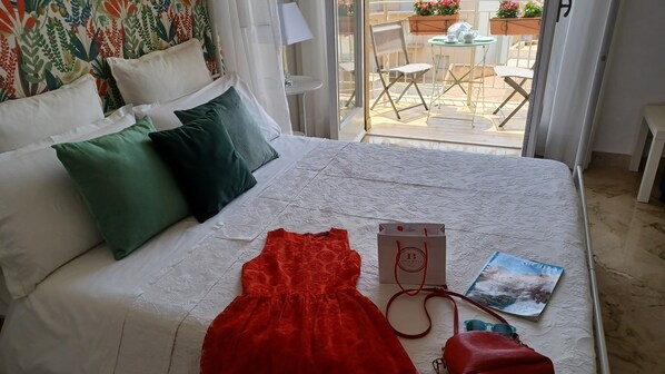 2 bedrooms, hypo-allergenic bedding, desk, iron/ironing board